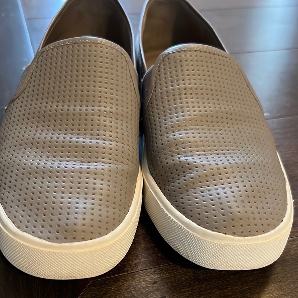 Vince slip on sneaker size 7